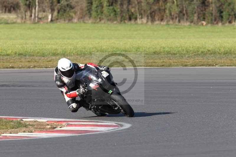 Motorcycle action photographs;Trackday digital images;event digital images;eventdigitalimages;no limits trackday;peter wileman photography;snetterton;snetterton circuit norfolk;snetterton photographs;trackday;trackday photos
