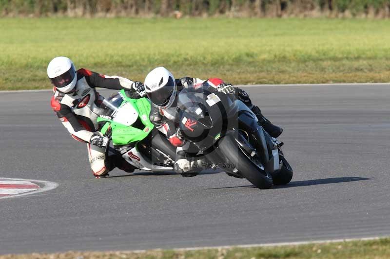 Motorcycle action photographs;Trackday digital images;event digital images;eventdigitalimages;no limits trackday;peter wileman photography;snetterton;snetterton circuit norfolk;snetterton photographs;trackday;trackday photos