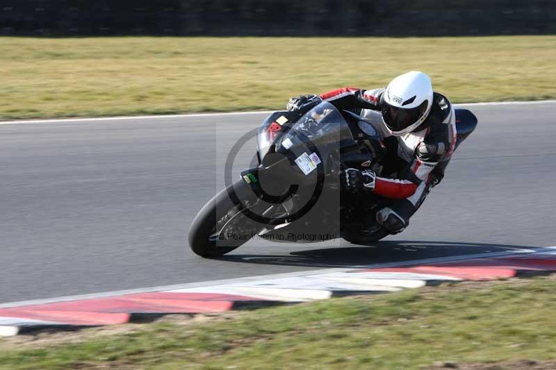 Motorcycle action photographs;Trackday digital images;event digital images;eventdigitalimages;no limits trackday;peter wileman photography;snetterton;snetterton circuit norfolk;snetterton photographs;trackday;trackday photos