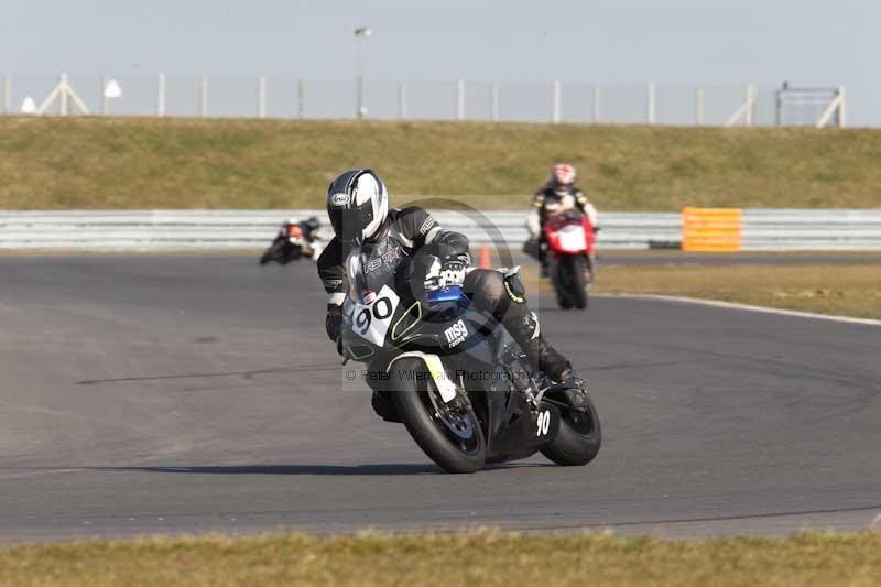 Motorcycle action photographs;Trackday digital images;event digital images;eventdigitalimages;no limits trackday;peter wileman photography;snetterton;snetterton circuit norfolk;snetterton photographs;trackday;trackday photos
