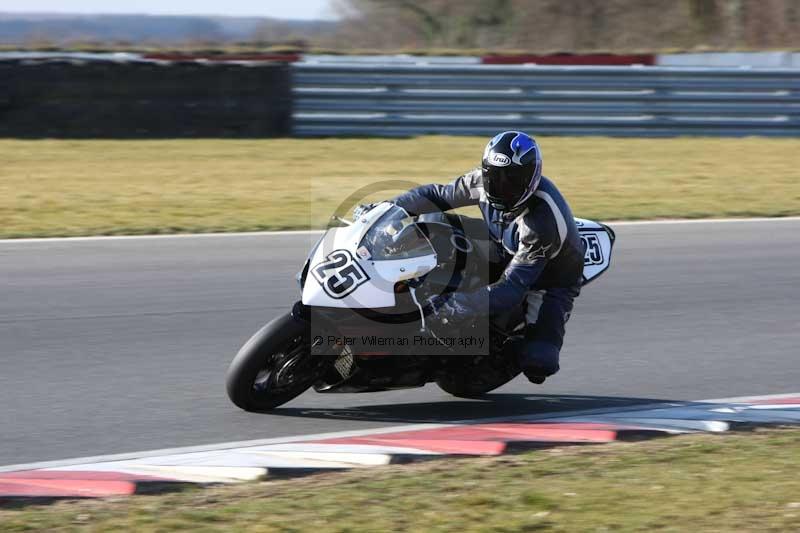 Motorcycle action photographs;Trackday digital images;event digital images;eventdigitalimages;no limits trackday;peter wileman photography;snetterton;snetterton circuit norfolk;snetterton photographs;trackday;trackday photos