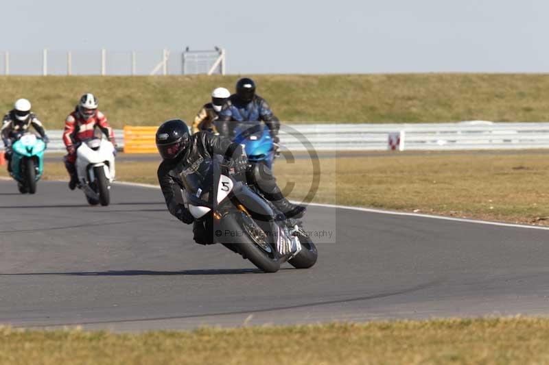 Motorcycle action photographs;Trackday digital images;event digital images;eventdigitalimages;no limits trackday;peter wileman photography;snetterton;snetterton circuit norfolk;snetterton photographs;trackday;trackday photos