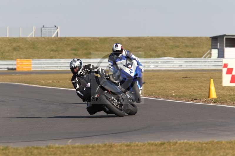 Motorcycle action photographs;Trackday digital images;event digital images;eventdigitalimages;no limits trackday;peter wileman photography;snetterton;snetterton circuit norfolk;snetterton photographs;trackday;trackday photos