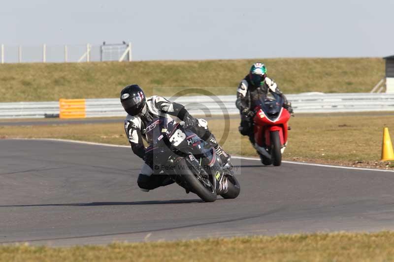 Motorcycle action photographs;Trackday digital images;event digital images;eventdigitalimages;no limits trackday;peter wileman photography;snetterton;snetterton circuit norfolk;snetterton photographs;trackday;trackday photos
