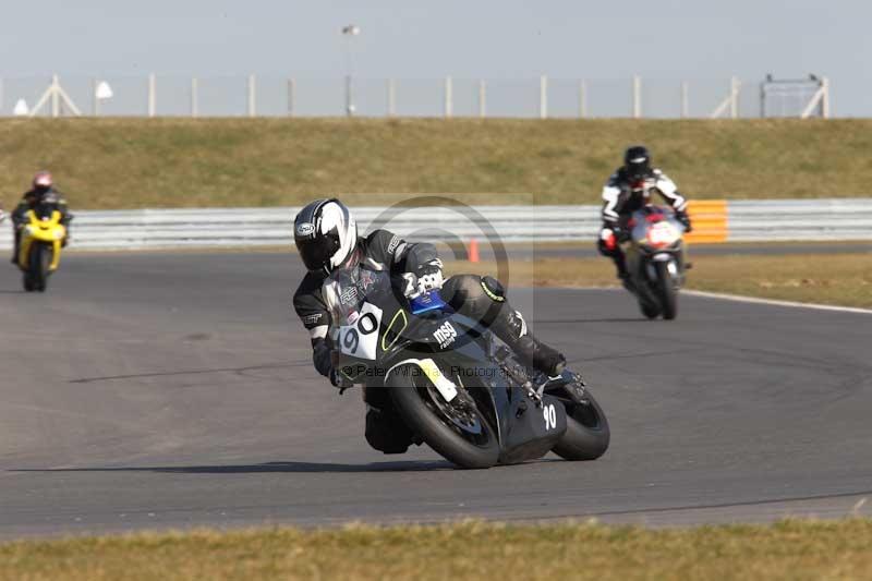 Motorcycle action photographs;Trackday digital images;event digital images;eventdigitalimages;no limits trackday;peter wileman photography;snetterton;snetterton circuit norfolk;snetterton photographs;trackday;trackday photos