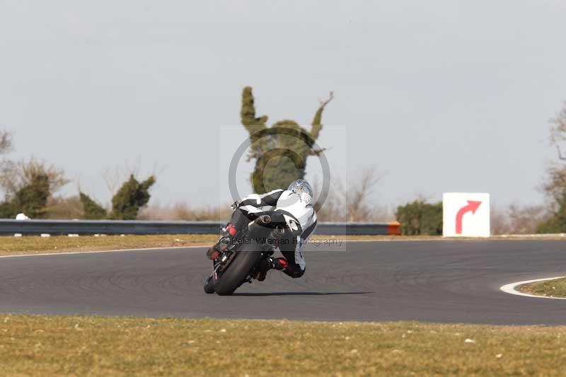 Motorcycle action photographs;Trackday digital images;event digital images;eventdigitalimages;no limits trackday;peter wileman photography;snetterton;snetterton circuit norfolk;snetterton photographs;trackday;trackday photos