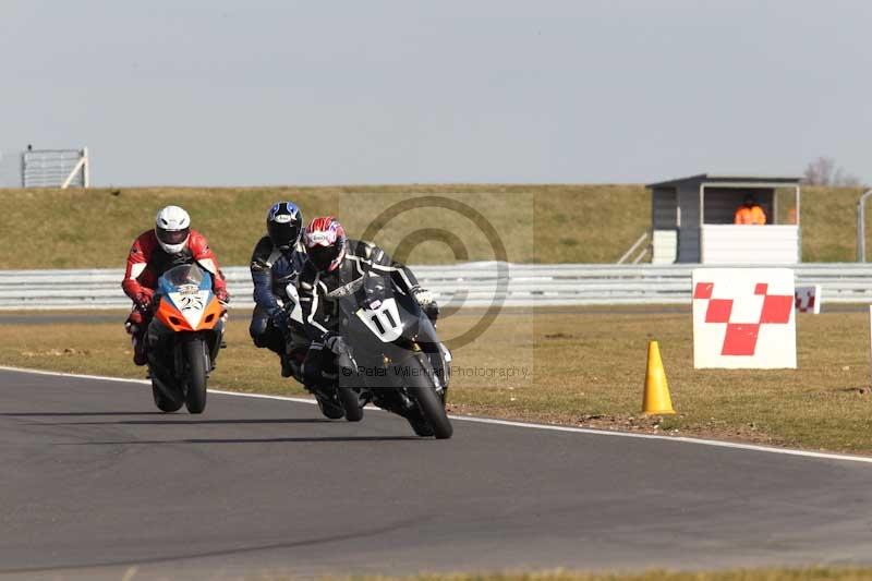 Motorcycle action photographs;Trackday digital images;event digital images;eventdigitalimages;no limits trackday;peter wileman photography;snetterton;snetterton circuit norfolk;snetterton photographs;trackday;trackday photos