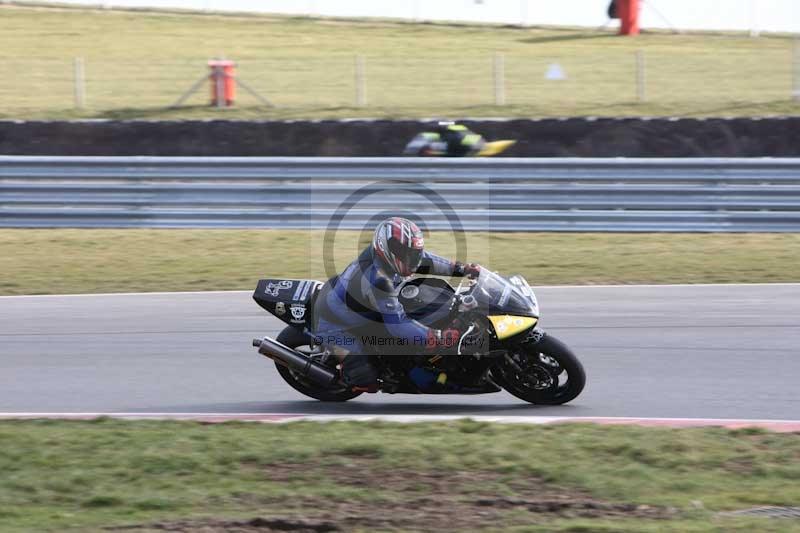 Motorcycle action photographs;Trackday digital images;event digital images;eventdigitalimages;no limits trackday;peter wileman photography;snetterton;snetterton circuit norfolk;snetterton photographs;trackday;trackday photos