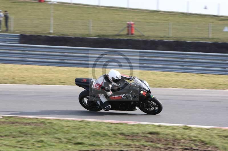 Motorcycle action photographs;Trackday digital images;event digital images;eventdigitalimages;no limits trackday;peter wileman photography;snetterton;snetterton circuit norfolk;snetterton photographs;trackday;trackday photos