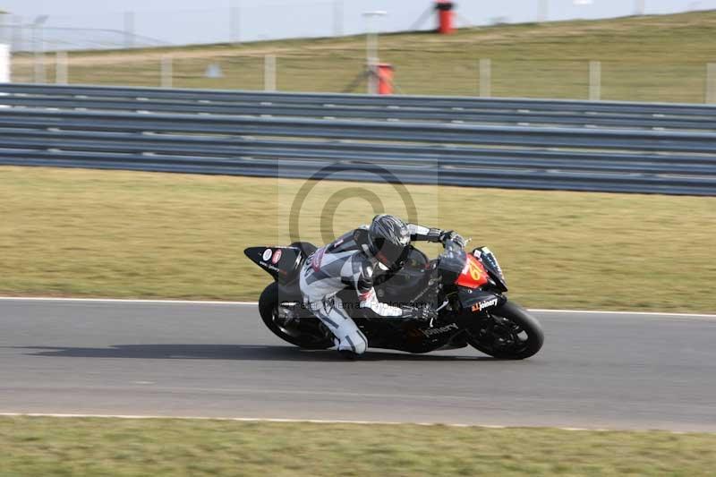 Motorcycle action photographs;Trackday digital images;event digital images;eventdigitalimages;no limits trackday;peter wileman photography;snetterton;snetterton circuit norfolk;snetterton photographs;trackday;trackday photos
