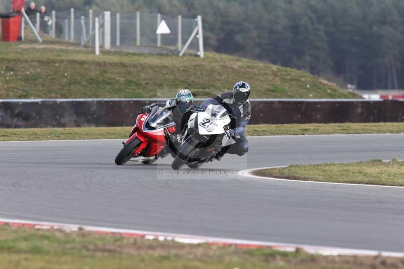 Motorcycle action photographs;Trackday digital images;event digital images;eventdigitalimages;no limits trackday;peter wileman photography;snetterton;snetterton circuit norfolk;snetterton photographs;trackday;trackday photos