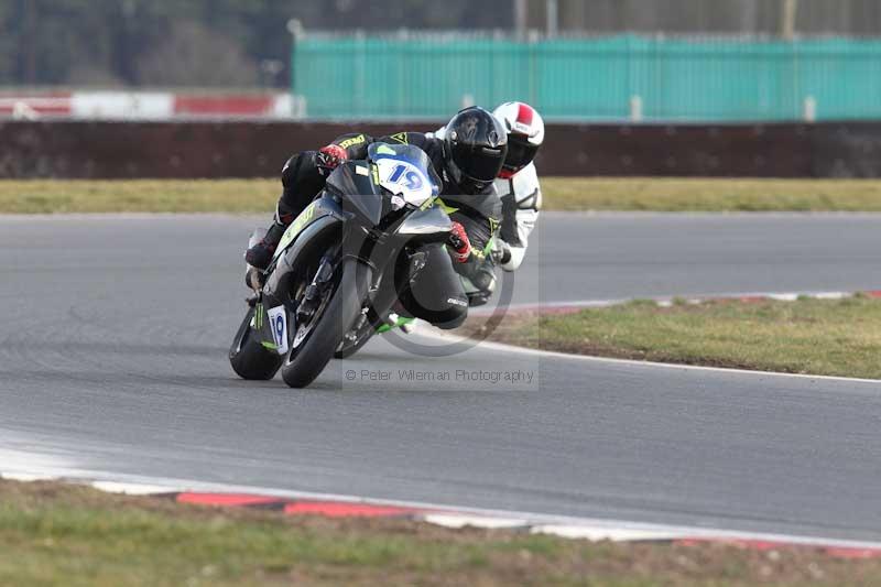 Motorcycle action photographs;Trackday digital images;event digital images;eventdigitalimages;no limits trackday;peter wileman photography;snetterton;snetterton circuit norfolk;snetterton photographs;trackday;trackday photos