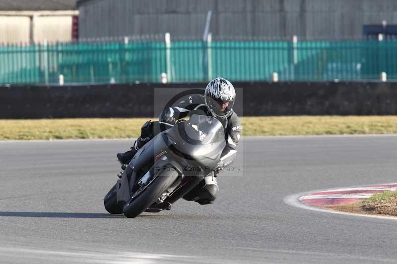 Motorcycle action photographs;Trackday digital images;event digital images;eventdigitalimages;no limits trackday;peter wileman photography;snetterton;snetterton circuit norfolk;snetterton photographs;trackday;trackday photos