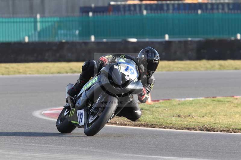 Motorcycle action photographs;Trackday digital images;event digital images;eventdigitalimages;no limits trackday;peter wileman photography;snetterton;snetterton circuit norfolk;snetterton photographs;trackday;trackday photos