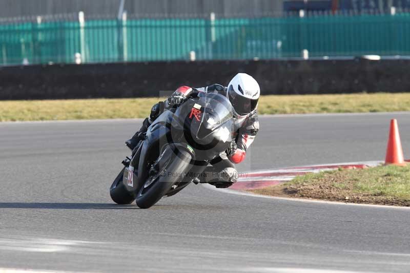 Motorcycle action photographs;Trackday digital images;event digital images;eventdigitalimages;no limits trackday;peter wileman photography;snetterton;snetterton circuit norfolk;snetterton photographs;trackday;trackday photos