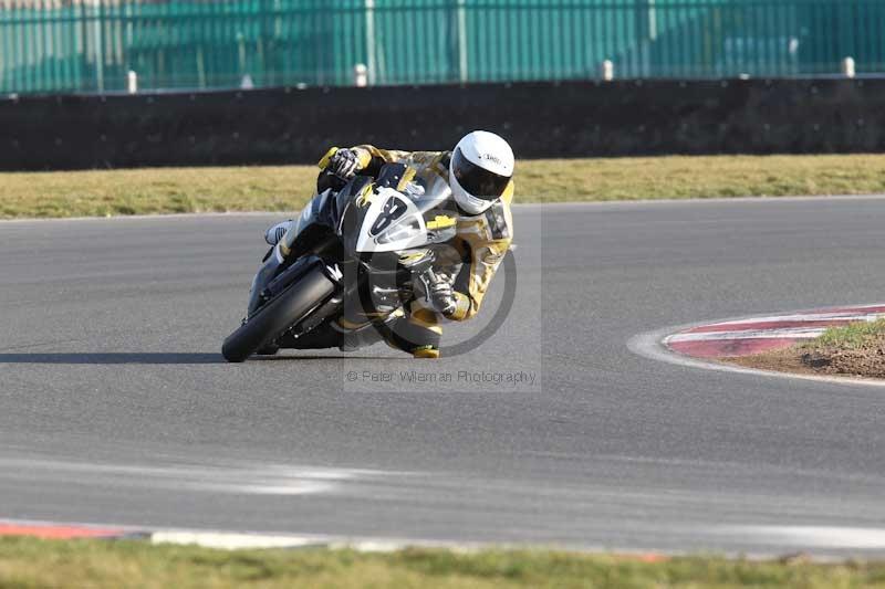 Motorcycle action photographs;Trackday digital images;event digital images;eventdigitalimages;no limits trackday;peter wileman photography;snetterton;snetterton circuit norfolk;snetterton photographs;trackday;trackday photos