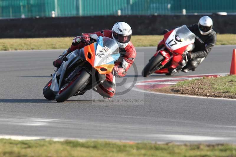 Motorcycle action photographs;Trackday digital images;event digital images;eventdigitalimages;no limits trackday;peter wileman photography;snetterton;snetterton circuit norfolk;snetterton photographs;trackday;trackday photos