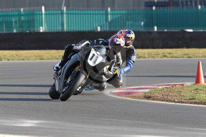 Motorcycle action photographs;Trackday digital images;event digital images;eventdigitalimages;no limits trackday;peter wileman photography;snetterton;snetterton circuit norfolk;snetterton photographs;trackday;trackday photos