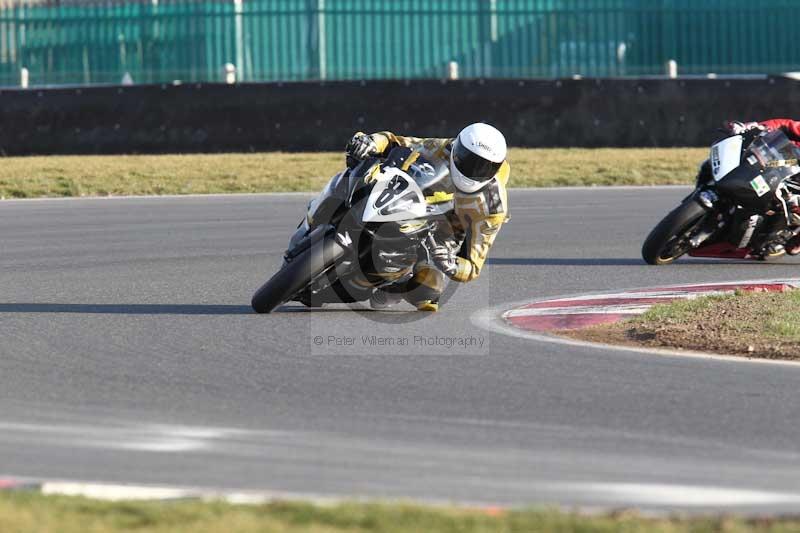 Motorcycle action photographs;Trackday digital images;event digital images;eventdigitalimages;no limits trackday;peter wileman photography;snetterton;snetterton circuit norfolk;snetterton photographs;trackday;trackday photos