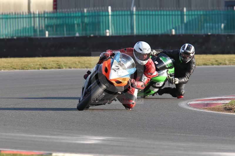 Motorcycle action photographs;Trackday digital images;event digital images;eventdigitalimages;no limits trackday;peter wileman photography;snetterton;snetterton circuit norfolk;snetterton photographs;trackday;trackday photos