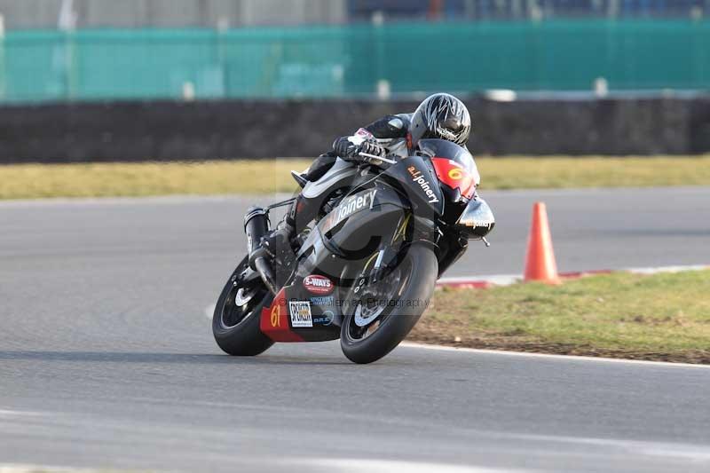 Motorcycle action photographs;Trackday digital images;event digital images;eventdigitalimages;no limits trackday;peter wileman photography;snetterton;snetterton circuit norfolk;snetterton photographs;trackday;trackday photos