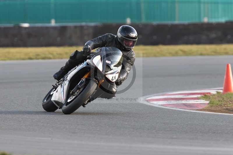 Motorcycle action photographs;Trackday digital images;event digital images;eventdigitalimages;no limits trackday;peter wileman photography;snetterton;snetterton circuit norfolk;snetterton photographs;trackday;trackday photos