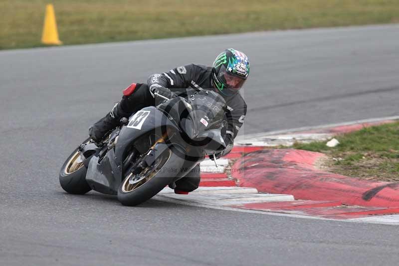Motorcycle action photographs;Trackday digital images;event digital images;eventdigitalimages;no limits trackday;peter wileman photography;snetterton;snetterton circuit norfolk;snetterton photographs;trackday;trackday photos