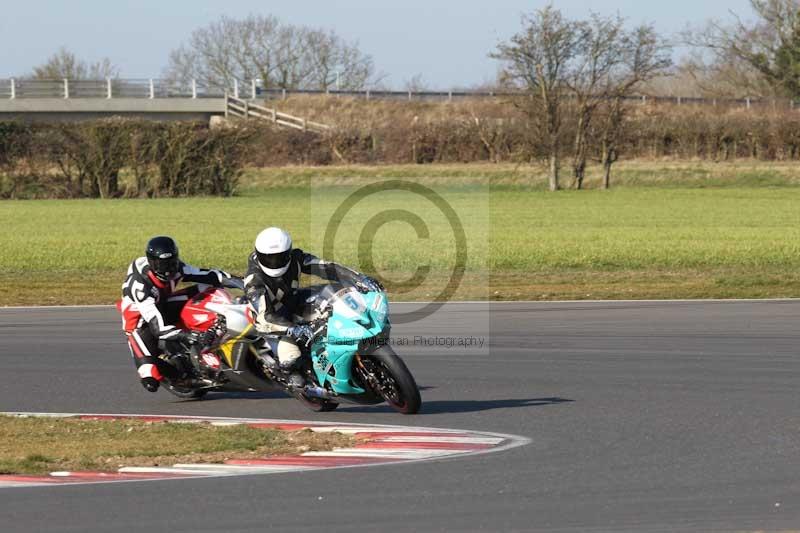 Motorcycle action photographs;Trackday digital images;event digital images;eventdigitalimages;no limits trackday;peter wileman photography;snetterton;snetterton circuit norfolk;snetterton photographs;trackday;trackday photos