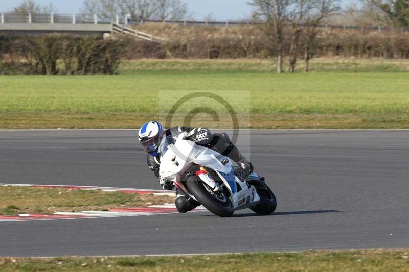 Motorcycle action photographs;Trackday digital images;event digital images;eventdigitalimages;no limits trackday;peter wileman photography;snetterton;snetterton circuit norfolk;snetterton photographs;trackday;trackday photos