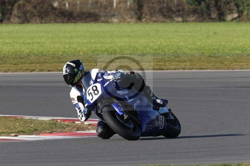 Motorcycle action photographs;Trackday digital images;event digital images;eventdigitalimages;no limits trackday;peter wileman photography;snetterton;snetterton circuit norfolk;snetterton photographs;trackday;trackday photos