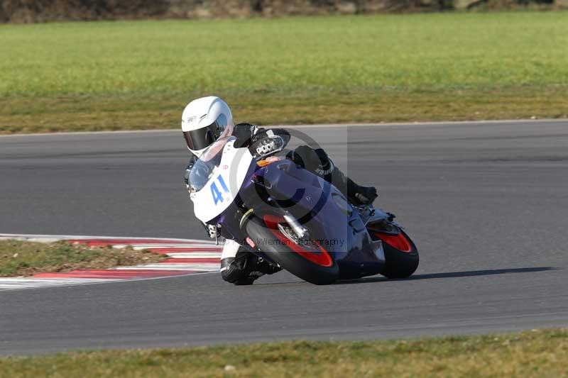 Motorcycle action photographs;Trackday digital images;event digital images;eventdigitalimages;no limits trackday;peter wileman photography;snetterton;snetterton circuit norfolk;snetterton photographs;trackday;trackday photos
