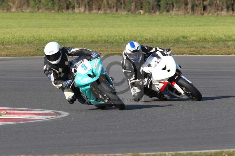 Motorcycle action photographs;Trackday digital images;event digital images;eventdigitalimages;no limits trackday;peter wileman photography;snetterton;snetterton circuit norfolk;snetterton photographs;trackday;trackday photos