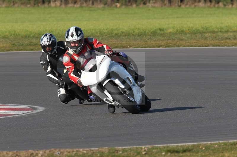 Motorcycle action photographs;Trackday digital images;event digital images;eventdigitalimages;no limits trackday;peter wileman photography;snetterton;snetterton circuit norfolk;snetterton photographs;trackday;trackday photos