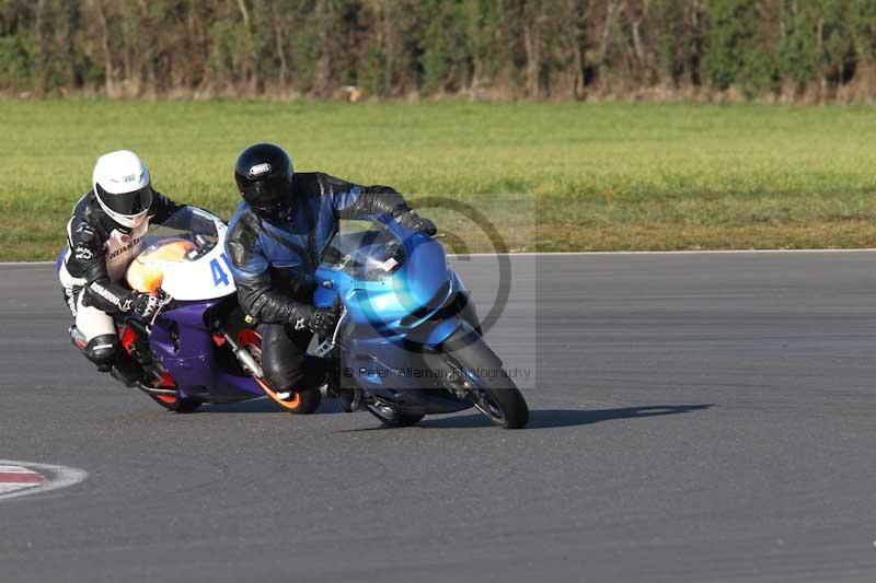 Motorcycle action photographs;Trackday digital images;event digital images;eventdigitalimages;no limits trackday;peter wileman photography;snetterton;snetterton circuit norfolk;snetterton photographs;trackday;trackday photos
