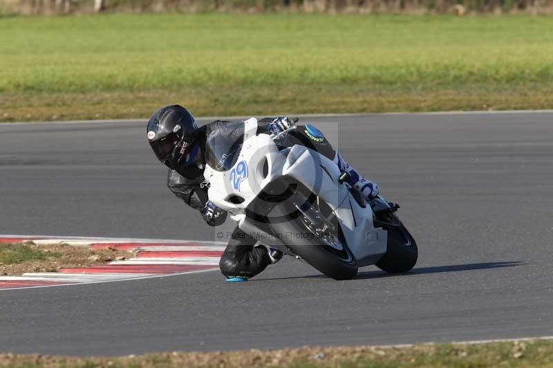 Motorcycle action photographs;Trackday digital images;event digital images;eventdigitalimages;no limits trackday;peter wileman photography;snetterton;snetterton circuit norfolk;snetterton photographs;trackday;trackday photos