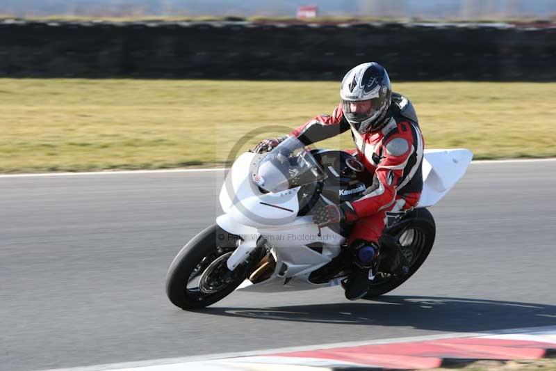 Motorcycle action photographs;Trackday digital images;event digital images;eventdigitalimages;no limits trackday;peter wileman photography;snetterton;snetterton circuit norfolk;snetterton photographs;trackday;trackday photos