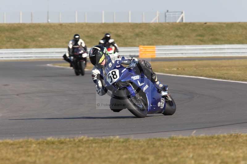 Motorcycle action photographs;Trackday digital images;event digital images;eventdigitalimages;no limits trackday;peter wileman photography;snetterton;snetterton circuit norfolk;snetterton photographs;trackday;trackday photos