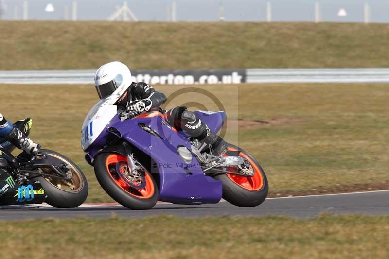 Motorcycle action photographs;Trackday digital images;event digital images;eventdigitalimages;no limits trackday;peter wileman photography;snetterton;snetterton circuit norfolk;snetterton photographs;trackday;trackday photos