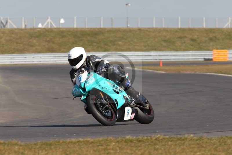 Motorcycle action photographs;Trackday digital images;event digital images;eventdigitalimages;no limits trackday;peter wileman photography;snetterton;snetterton circuit norfolk;snetterton photographs;trackday;trackday photos