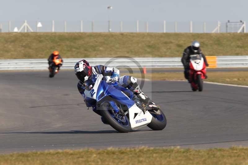 Motorcycle action photographs;Trackday digital images;event digital images;eventdigitalimages;no limits trackday;peter wileman photography;snetterton;snetterton circuit norfolk;snetterton photographs;trackday;trackday photos