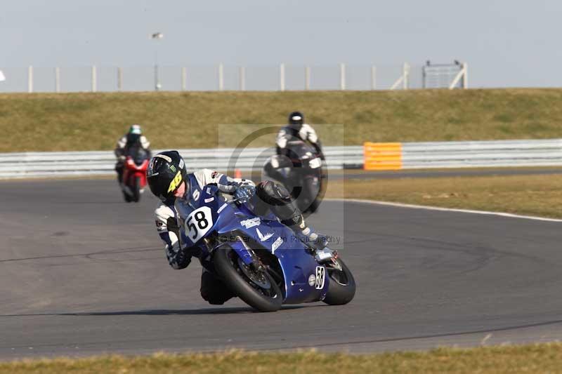Motorcycle action photographs;Trackday digital images;event digital images;eventdigitalimages;no limits trackday;peter wileman photography;snetterton;snetterton circuit norfolk;snetterton photographs;trackday;trackday photos