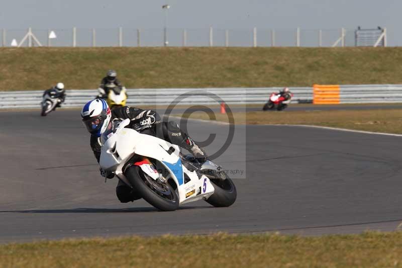 Motorcycle action photographs;Trackday digital images;event digital images;eventdigitalimages;no limits trackday;peter wileman photography;snetterton;snetterton circuit norfolk;snetterton photographs;trackday;trackday photos