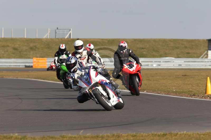Motorcycle action photographs;Trackday digital images;event digital images;eventdigitalimages;no limits trackday;peter wileman photography;snetterton;snetterton circuit norfolk;snetterton photographs;trackday;trackday photos