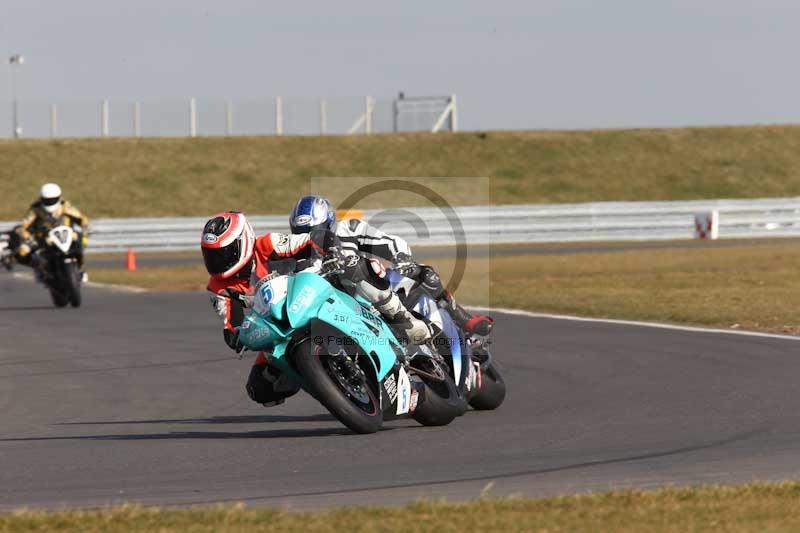 Motorcycle action photographs;Trackday digital images;event digital images;eventdigitalimages;no limits trackday;peter wileman photography;snetterton;snetterton circuit norfolk;snetterton photographs;trackday;trackday photos