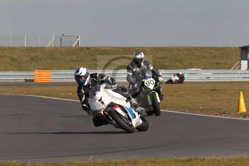 Motorcycle action photographs;Trackday digital images;event digital images;eventdigitalimages;no limits trackday;peter wileman photography;snetterton;snetterton circuit norfolk;snetterton photographs;trackday;trackday photos