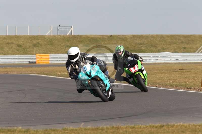 Motorcycle action photographs;Trackday digital images;event digital images;eventdigitalimages;no limits trackday;peter wileman photography;snetterton;snetterton circuit norfolk;snetterton photographs;trackday;trackday photos