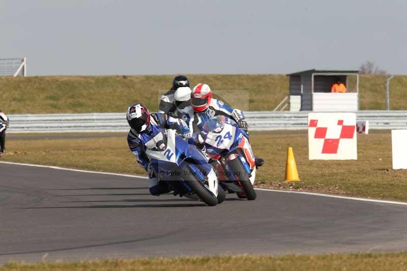 Motorcycle action photographs;Trackday digital images;event digital images;eventdigitalimages;no limits trackday;peter wileman photography;snetterton;snetterton circuit norfolk;snetterton photographs;trackday;trackday photos