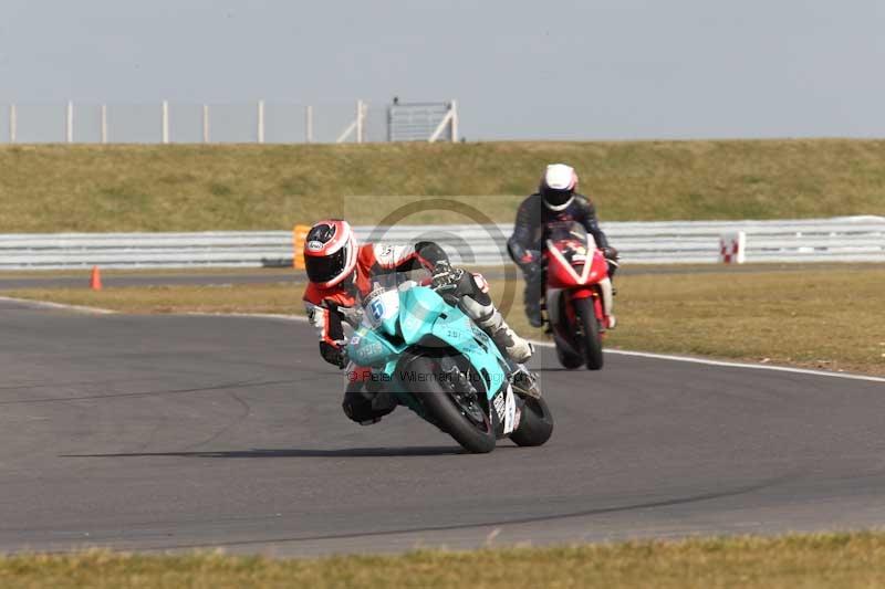 Motorcycle action photographs;Trackday digital images;event digital images;eventdigitalimages;no limits trackday;peter wileman photography;snetterton;snetterton circuit norfolk;snetterton photographs;trackday;trackday photos