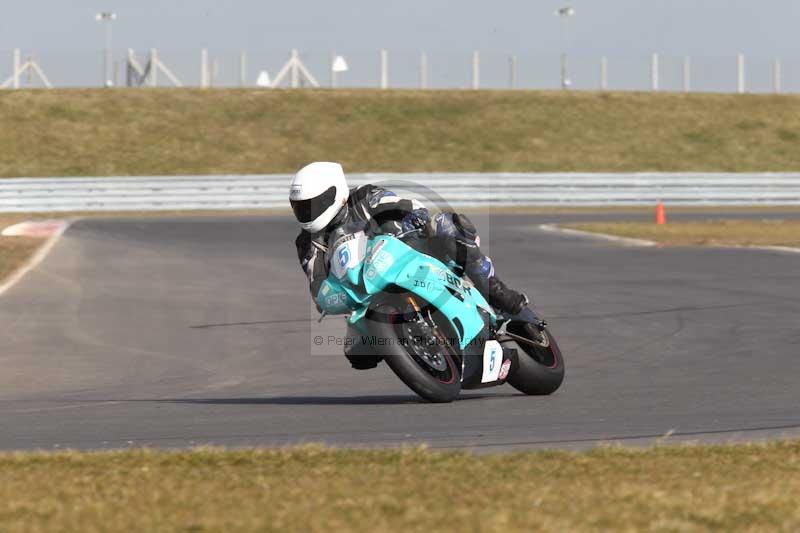 Motorcycle action photographs;Trackday digital images;event digital images;eventdigitalimages;no limits trackday;peter wileman photography;snetterton;snetterton circuit norfolk;snetterton photographs;trackday;trackday photos