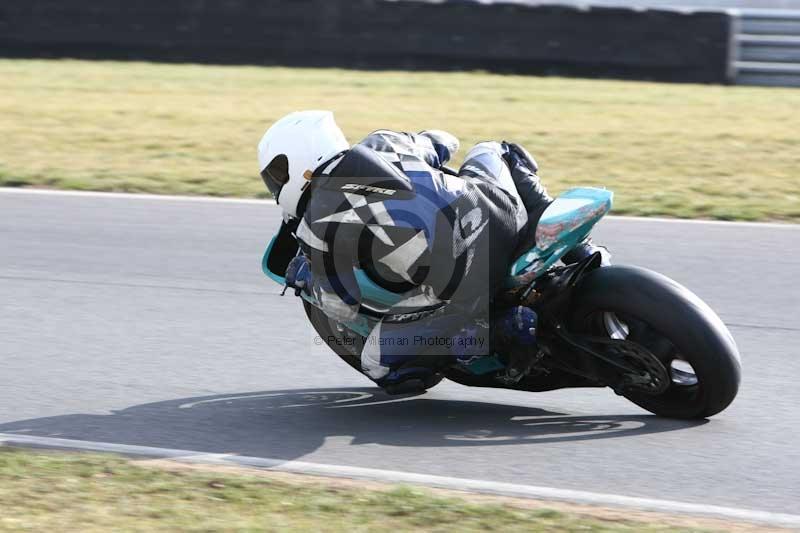 Motorcycle action photographs;Trackday digital images;event digital images;eventdigitalimages;no limits trackday;peter wileman photography;snetterton;snetterton circuit norfolk;snetterton photographs;trackday;trackday photos